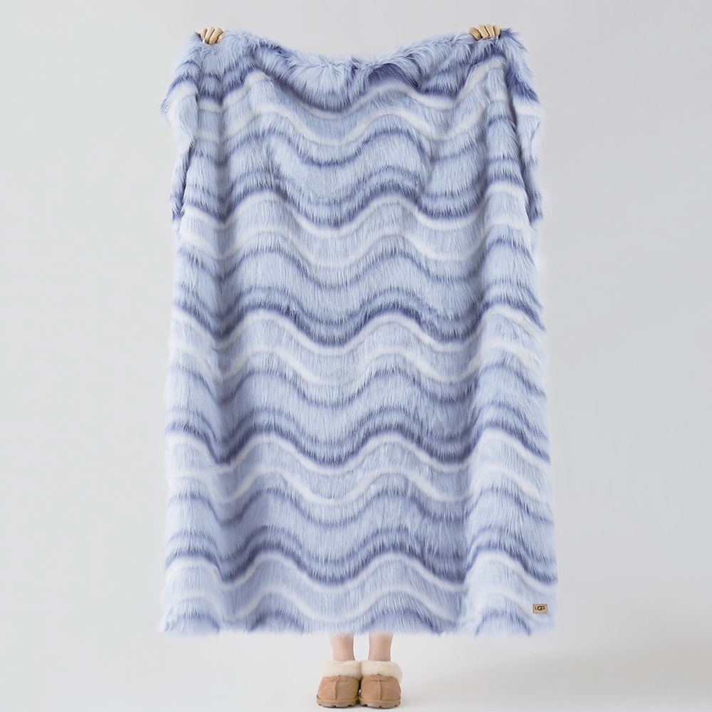 UGG throws - Picture 6 of 12